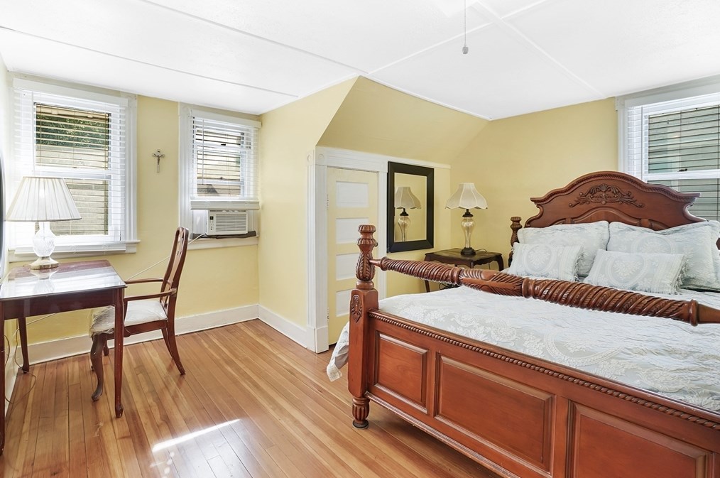 63 Edgewood St, Springfield MA 01109-3025 exterior