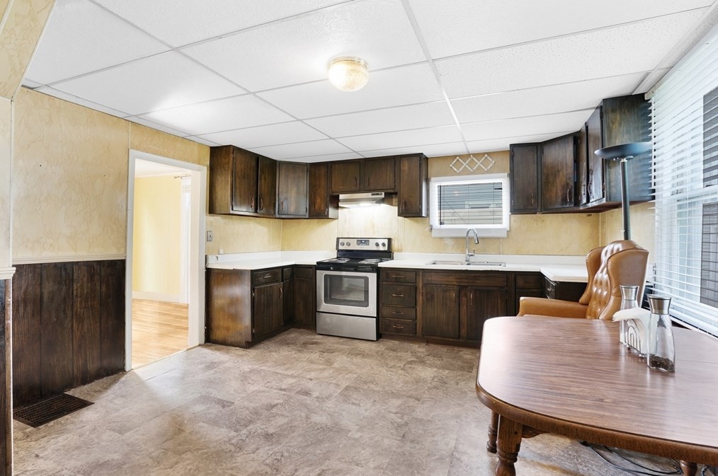 63 Edgewood St, Springfield MA 01109-3025 exterior