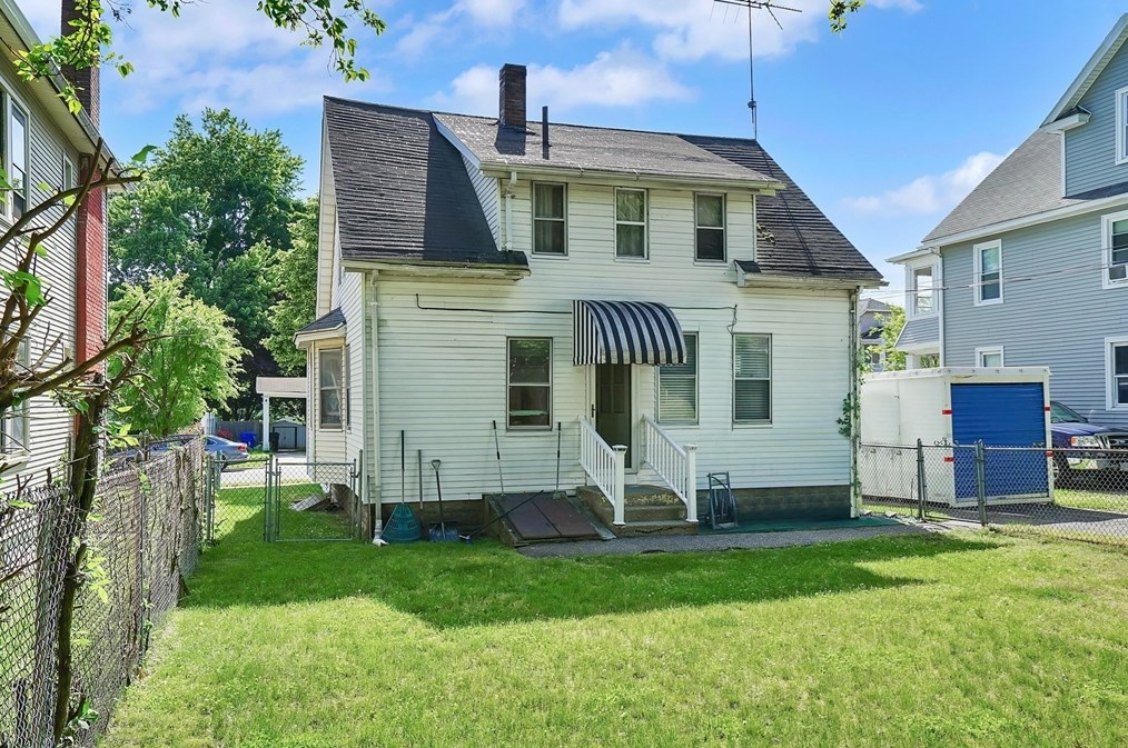 63 Edgewood St, Springfield MA 01109-3025 exterior