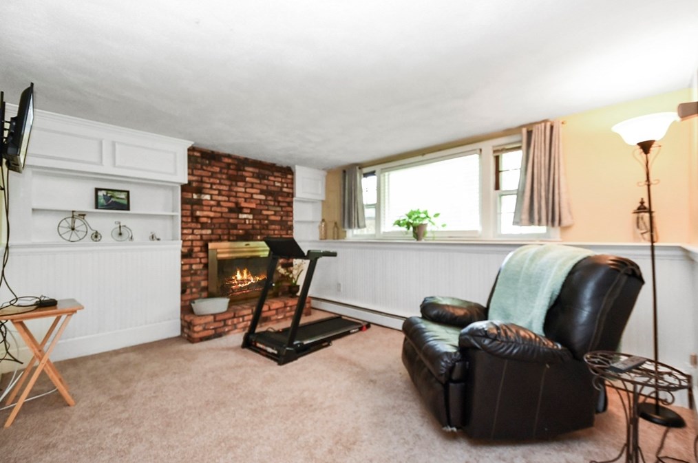 8 Meadowbrook Way, Norfolk MA 02056-1024 exterior