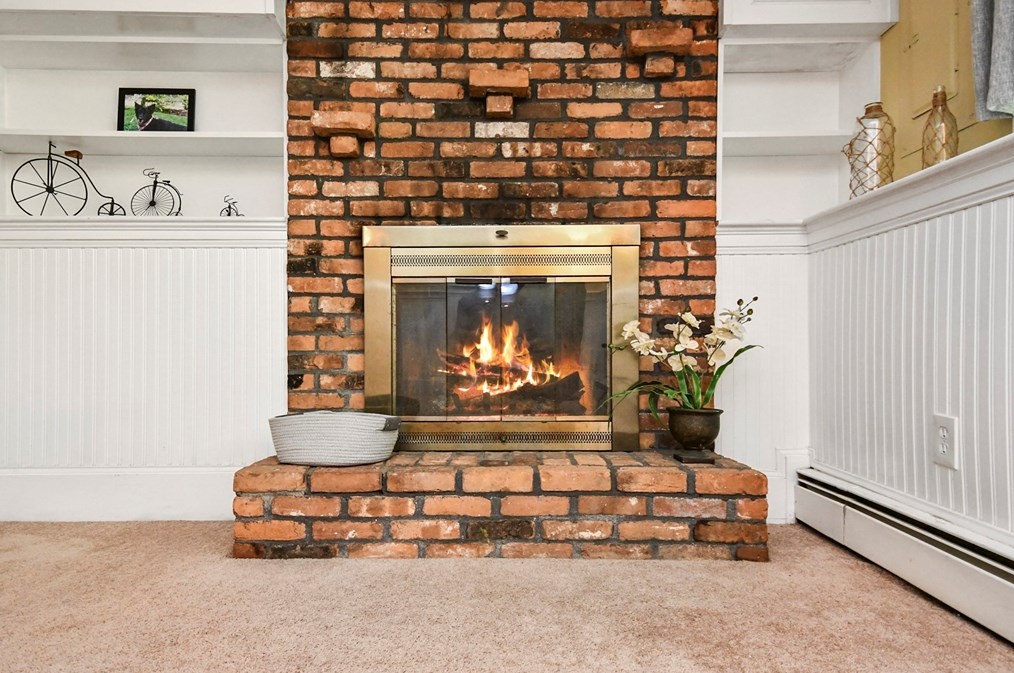 8 Meadowbrook Way, Norfolk MA 02056-1024 exterior