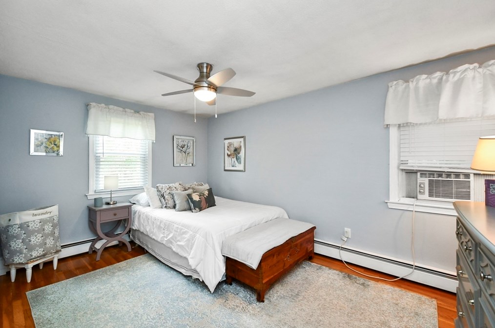 8 Meadowbrook Way, Norfolk MA 02056-1024 exterior