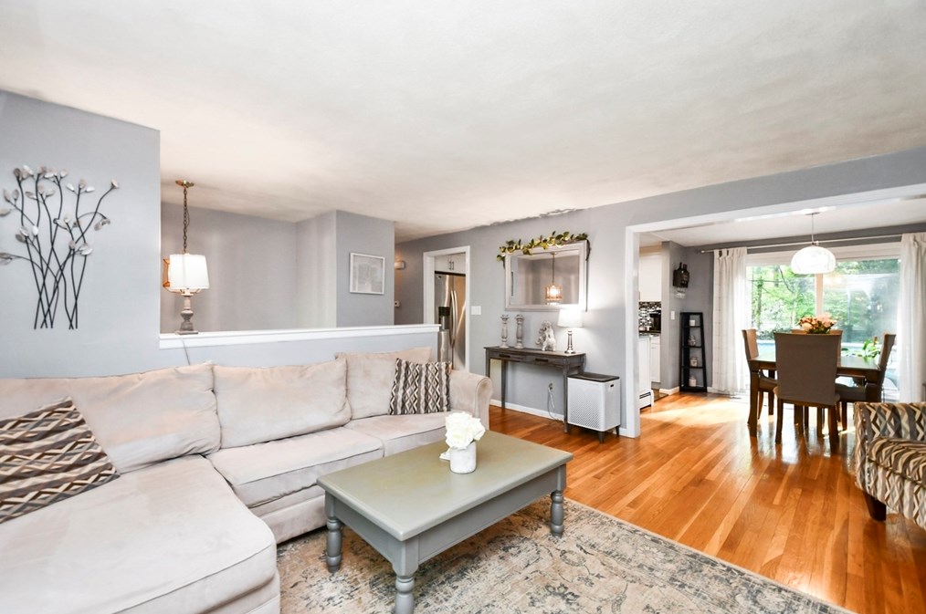 8 Meadowbrook Way, Norfolk MA 02056-1024 exterior