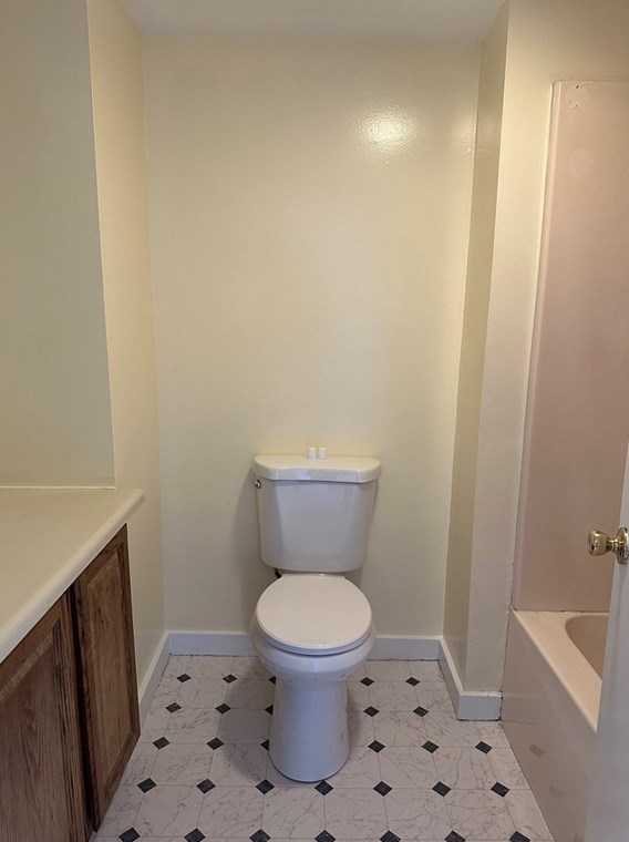 103 Conway St, Greenfield MA 01301-1516 exterior