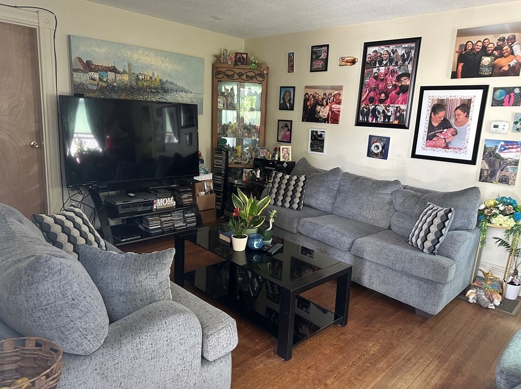 103 Conway St, Greenfield MA 01301-1516 exterior