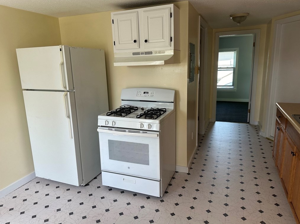 103 Conway St, Greenfield MA 01301-1516 exterior