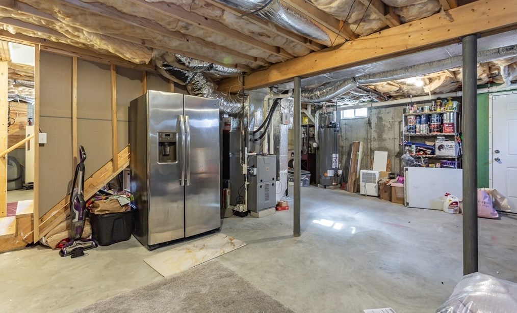 264 Charge Pond Rd, Wareham MA 02571-1114 exterior