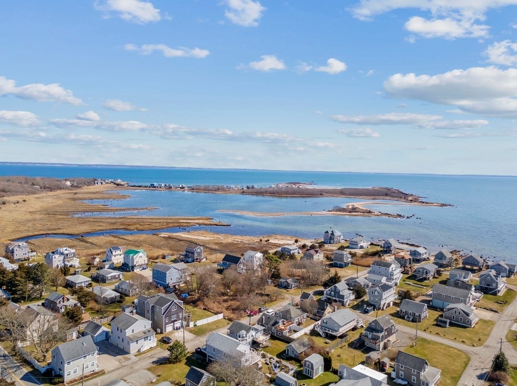 19 Channel St, Mattapoisett MA 02739-2145 exterior