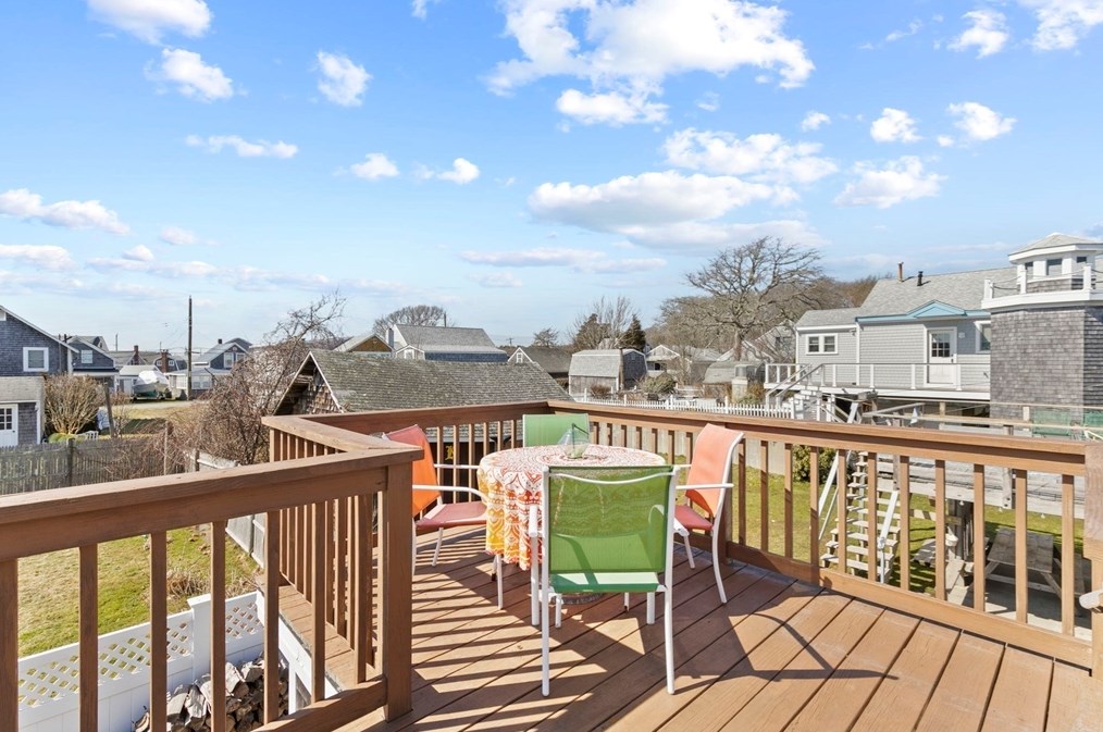 19 Channel St, Mattapoisett MA 02739-2145 exterior