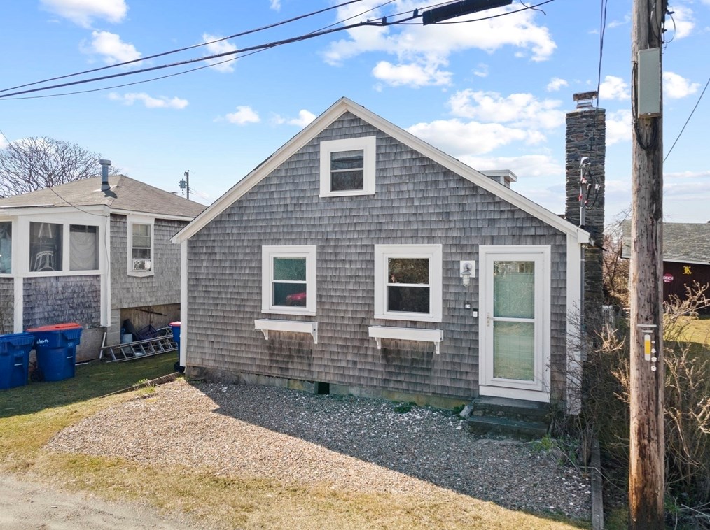 19 Channel St, Mattapoisett MA 02739-2145 exterior