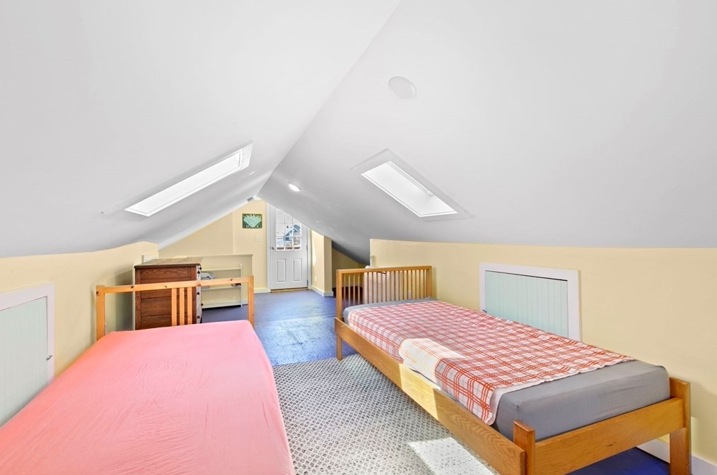 19 Channel St, Mattapoisett MA 02739-2145 exterior