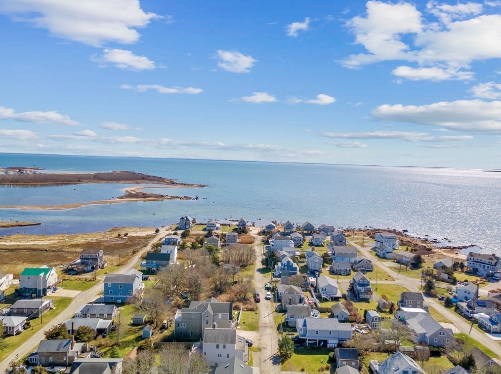 19 Channel St, Mattapoisett MA 02739-2145 exterior