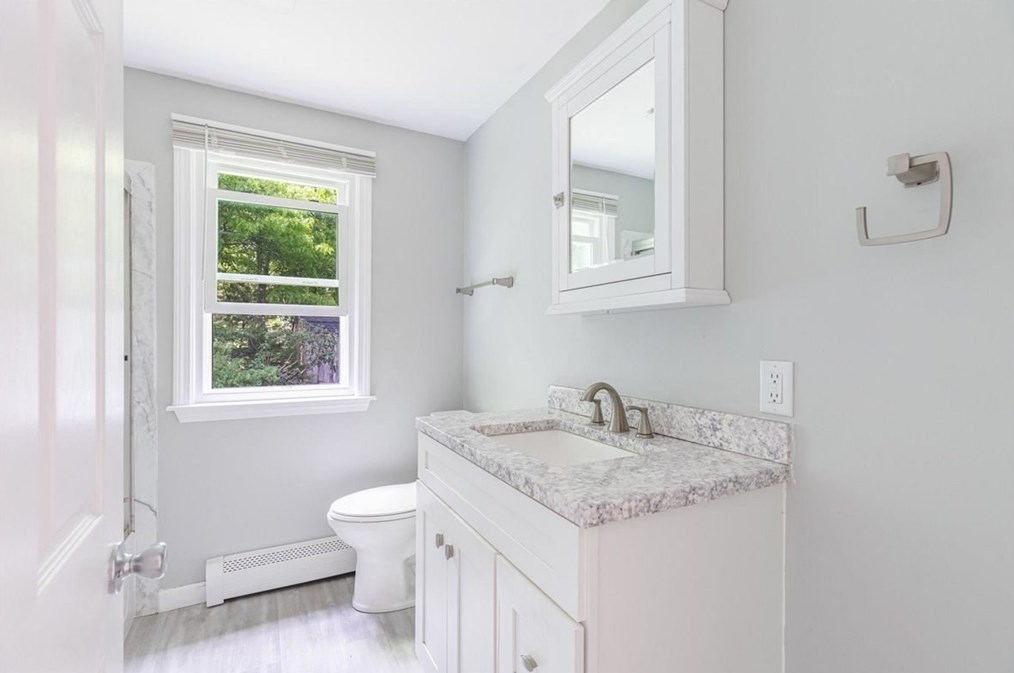 8 Cardinal Dr, Plymouth MA exterior