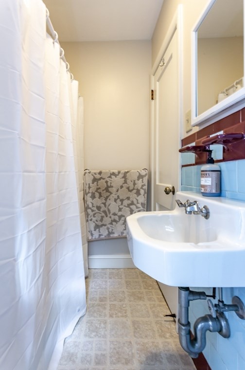 123 Huard St, Fall River MA 02721-3621 exterior