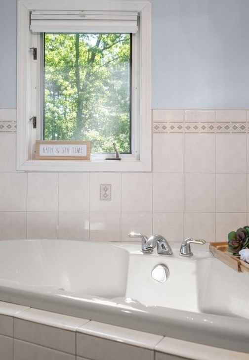 99 Keene Rd, New Bedford MA 02743-1306 exterior