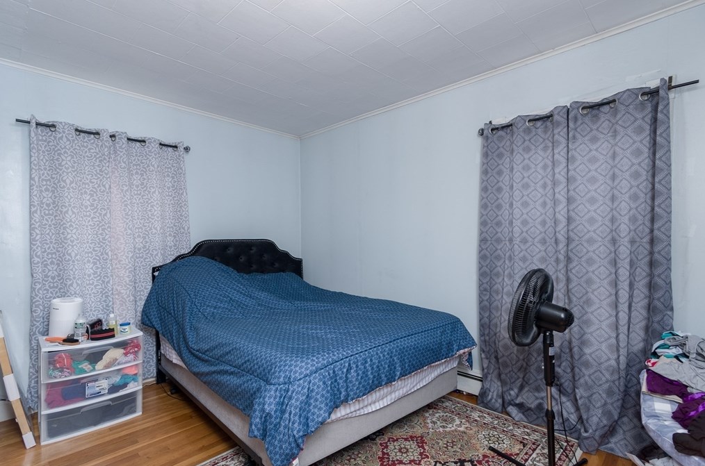 11 Maynard Ave, Webster MA 01570-2616 exterior