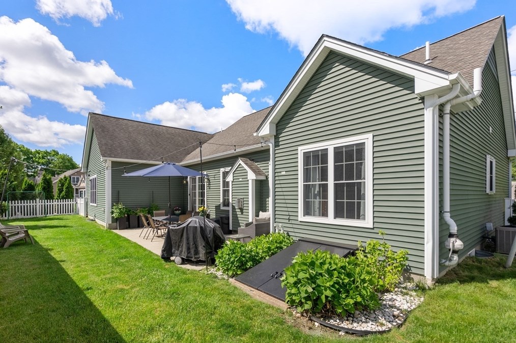 63 Vis Cir, Holden MA 01520-1951 exterior