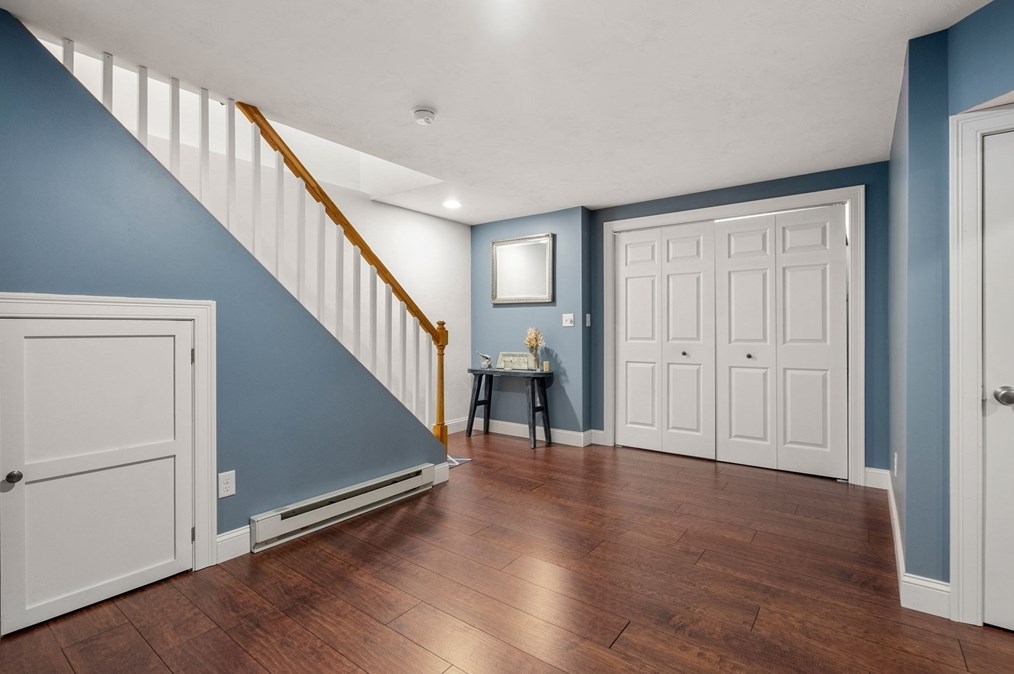 63 Vis Cir, Holden MA 01520-1951 exterior