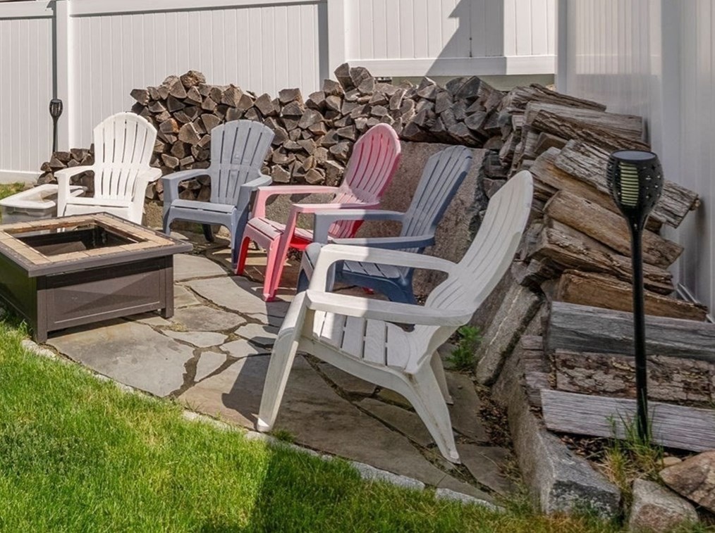 63 Vis Cir, Holden MA 01520-1951 exterior