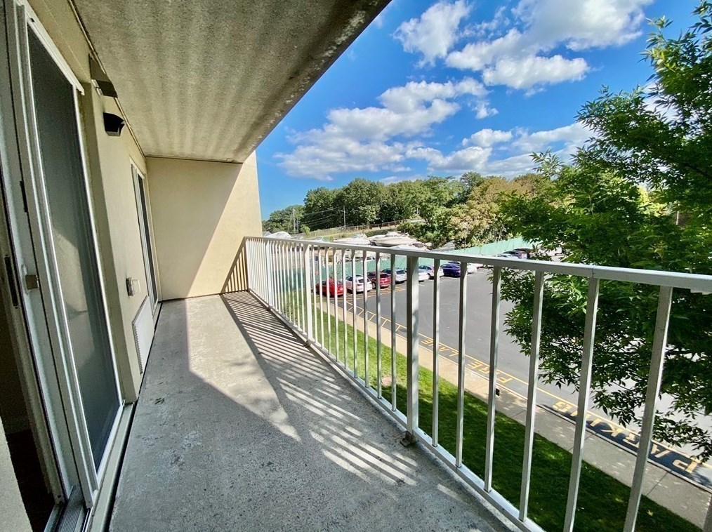 200 Cove Way, Quincy MA 02169-5882 exterior