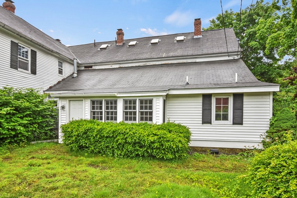 27 Elm St, Townsend MA 01469-1282 exterior
