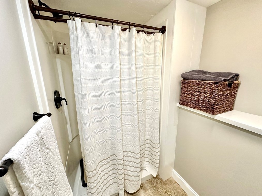 3 Fulton St, Plymouth MA 02360-5229 exterior