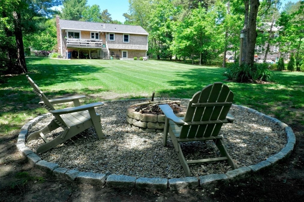 3 Fulton St, Plymouth MA 02360-5229 exterior