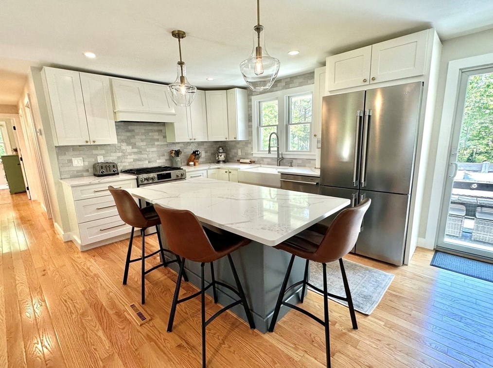 3 Fulton St, Plymouth MA 02360-5229 exterior