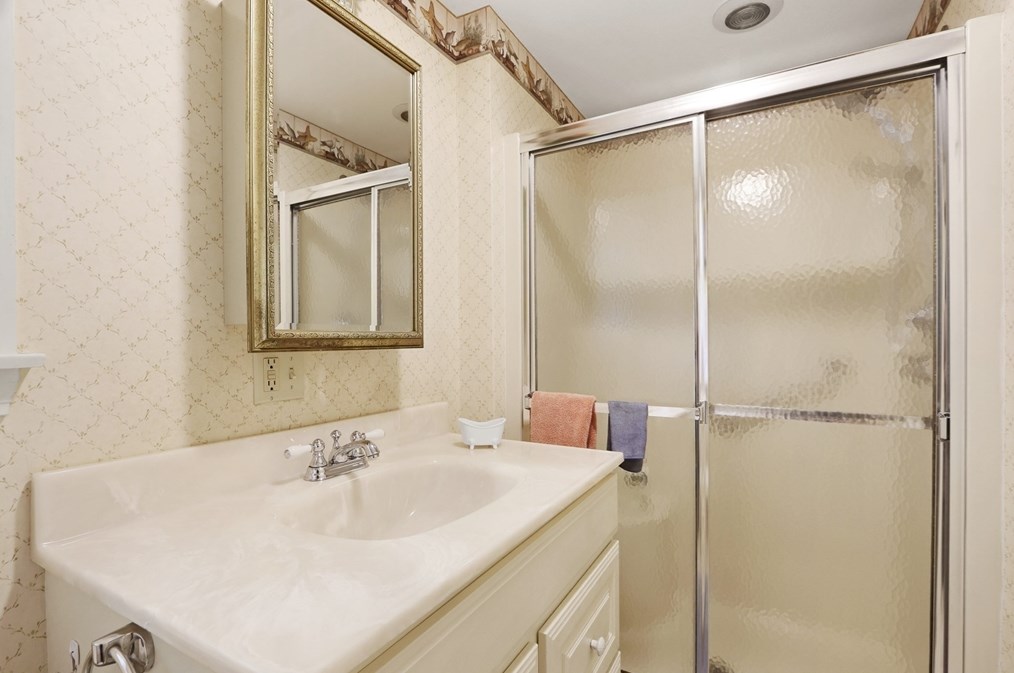 80 Frst Ave Ext, Plymouth MA 02360-4433 exterior