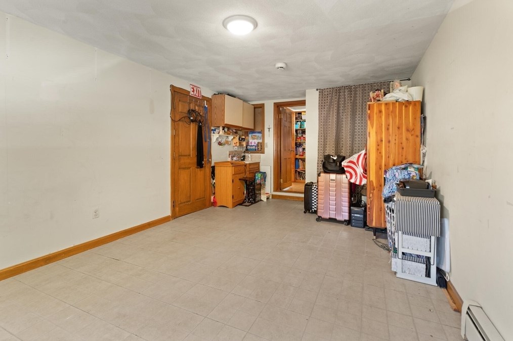 64 Howard St, Saugus MA 01906-4013 exterior