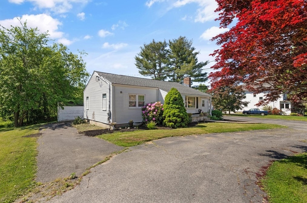 64 Howard St, Saugus MA 01906-4013 exterior