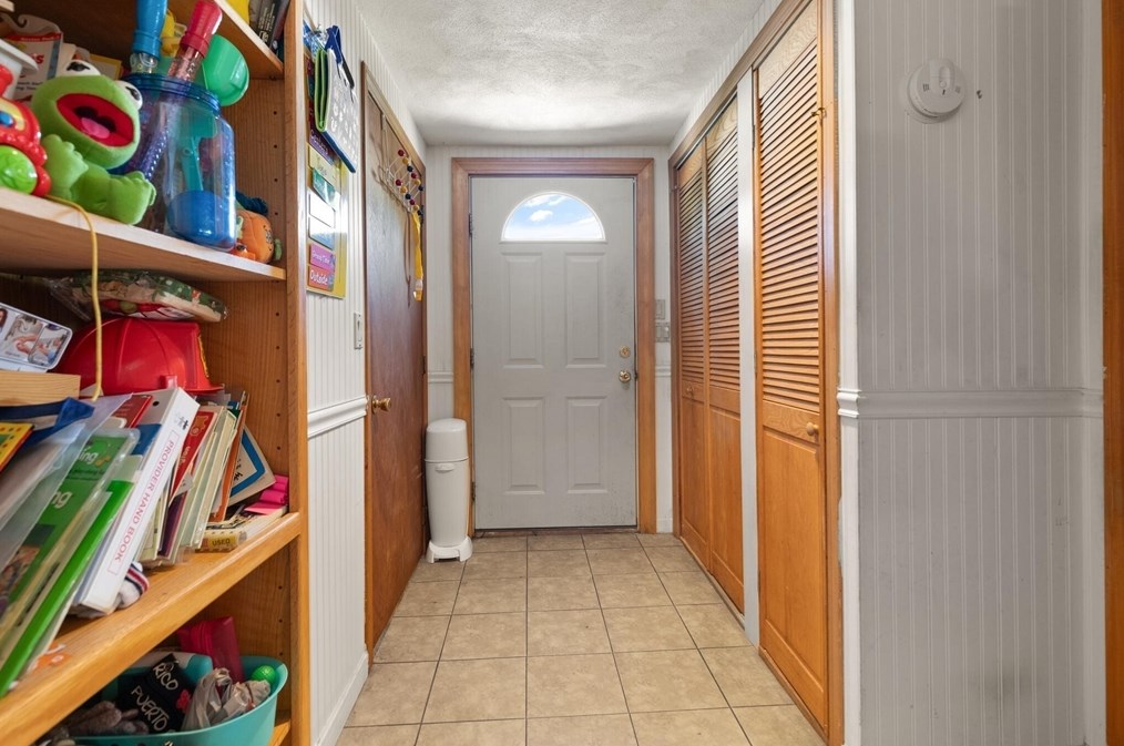 64 Howard St, Saugus MA 01906-4013 exterior