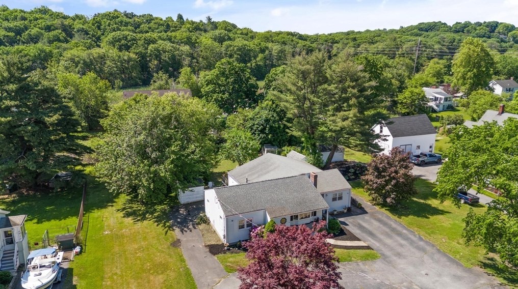 64 Howard St, Saugus MA 01906-4013 exterior