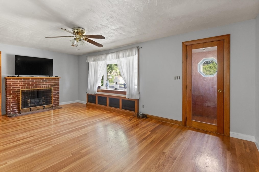 64 Howard St, Saugus MA 01906-4013 exterior