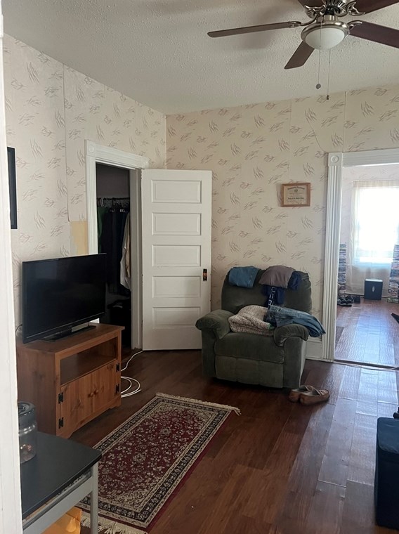 268 Tinkham St, New Bedford MA 02746-2326 exterior