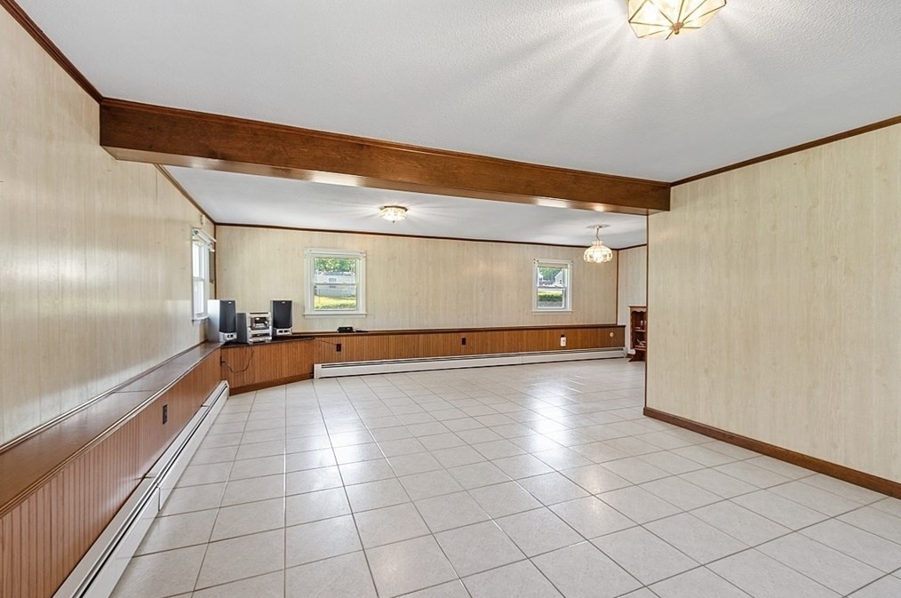 18 Derry Rd, Methuen MA 01844-5605 exterior