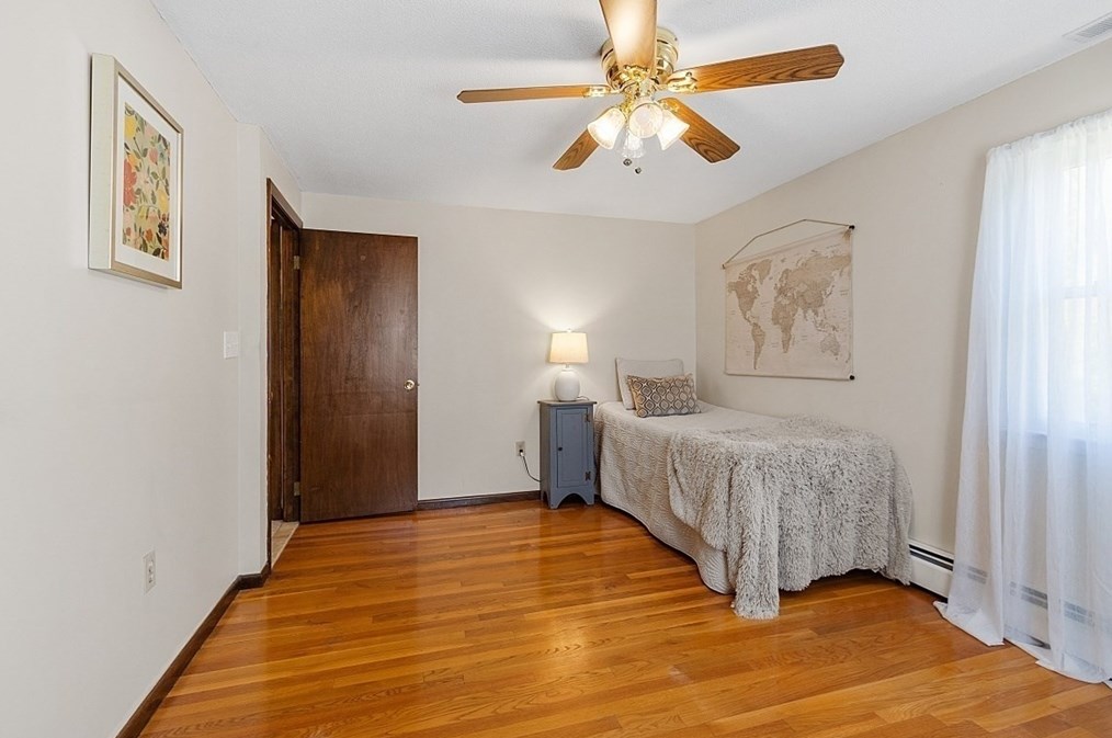 18 Derry Rd, Methuen MA 01844-5605 exterior