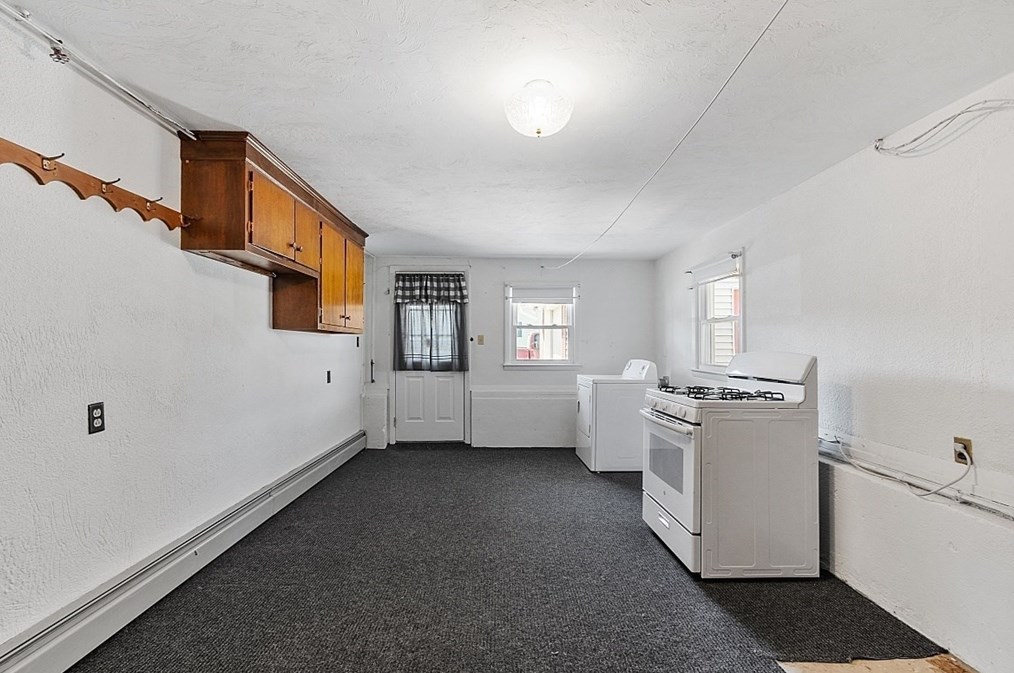 18 Derry Rd, Methuen MA 01844-5605 exterior