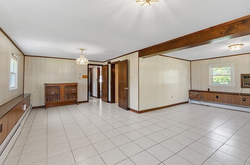 18 Derry Rd, Methuen MA 01844-5605 exterior