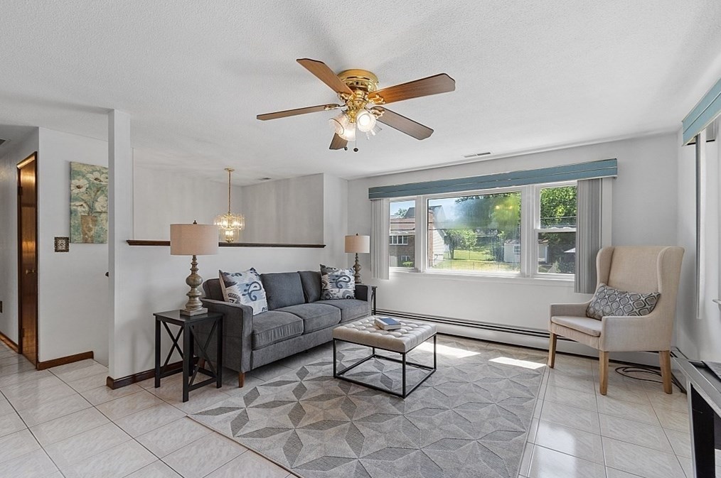 18 Derry Rd, Methuen MA 01844-5605 exterior