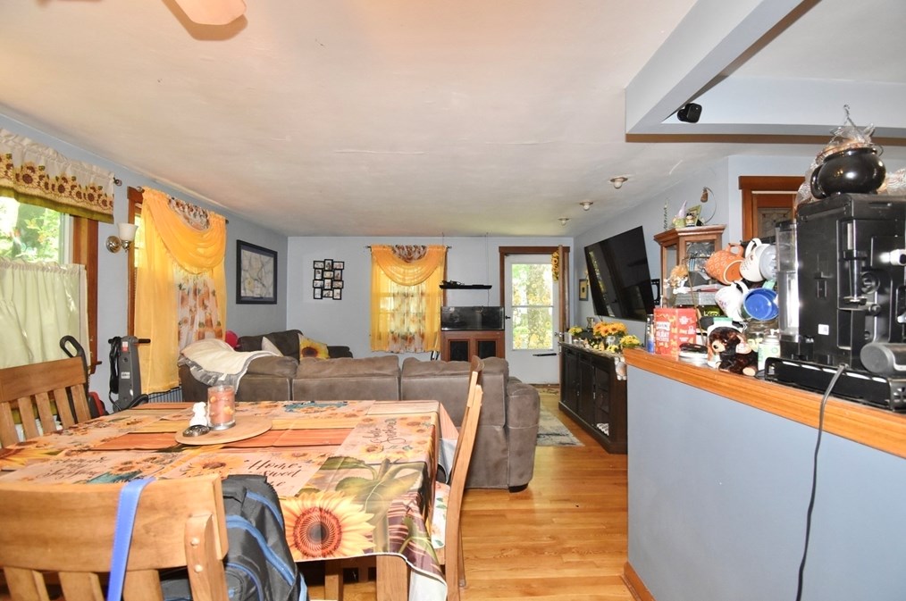 91 Tioga St, Springfield MA 01128-1344 exterior