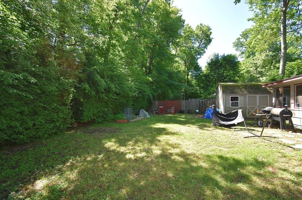 91 Tioga St, Springfield MA 01128-1344 exterior