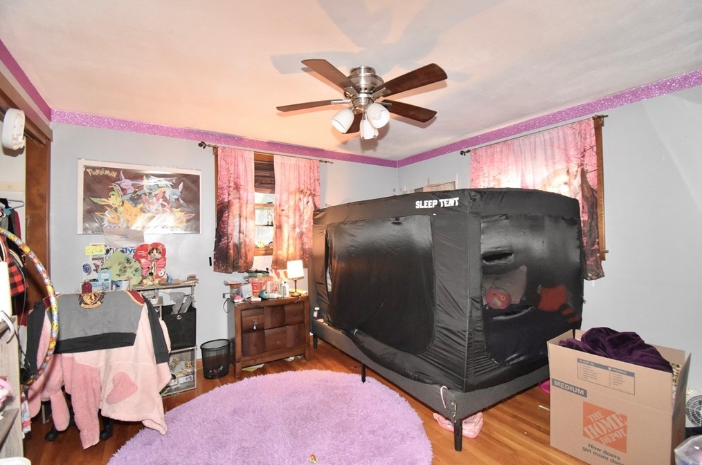 91 Tioga St, Springfield MA 01128-1344 exterior