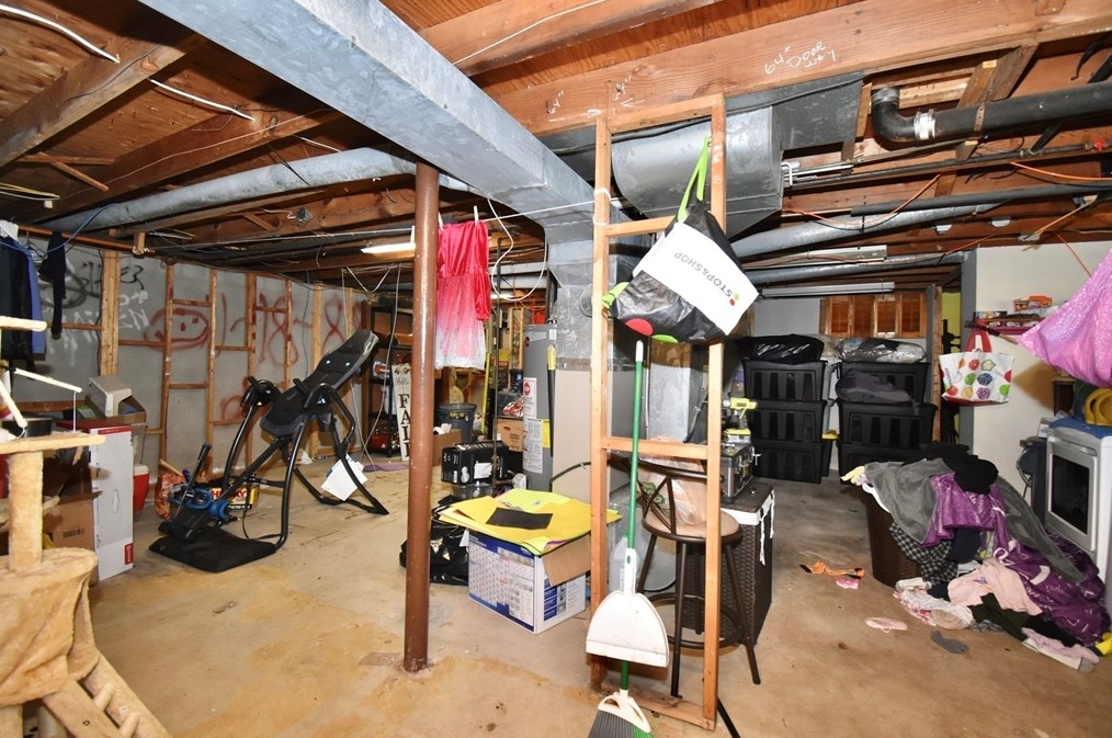 91 Tioga St, Springfield MA 01128-1344 exterior