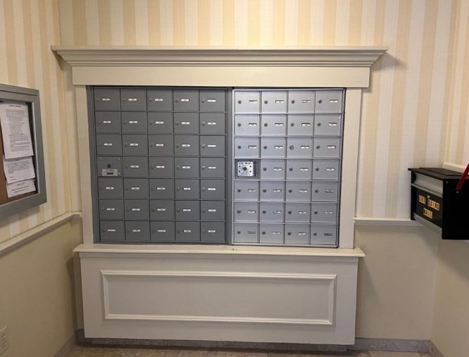 7 Crescent Way, Sturbridge MA  01518-1297 exterior