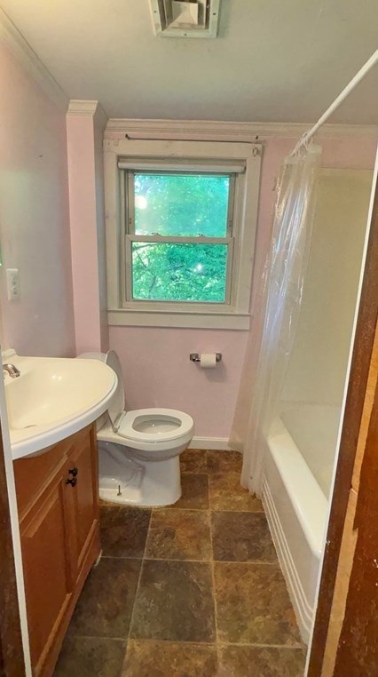 37 Fruit St, Milford MA 01757-3234 exterior