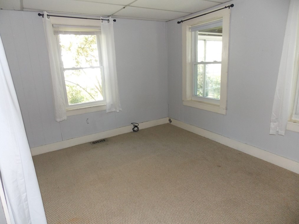 37 Fruit St, Milford MA 01757-3234 exterior