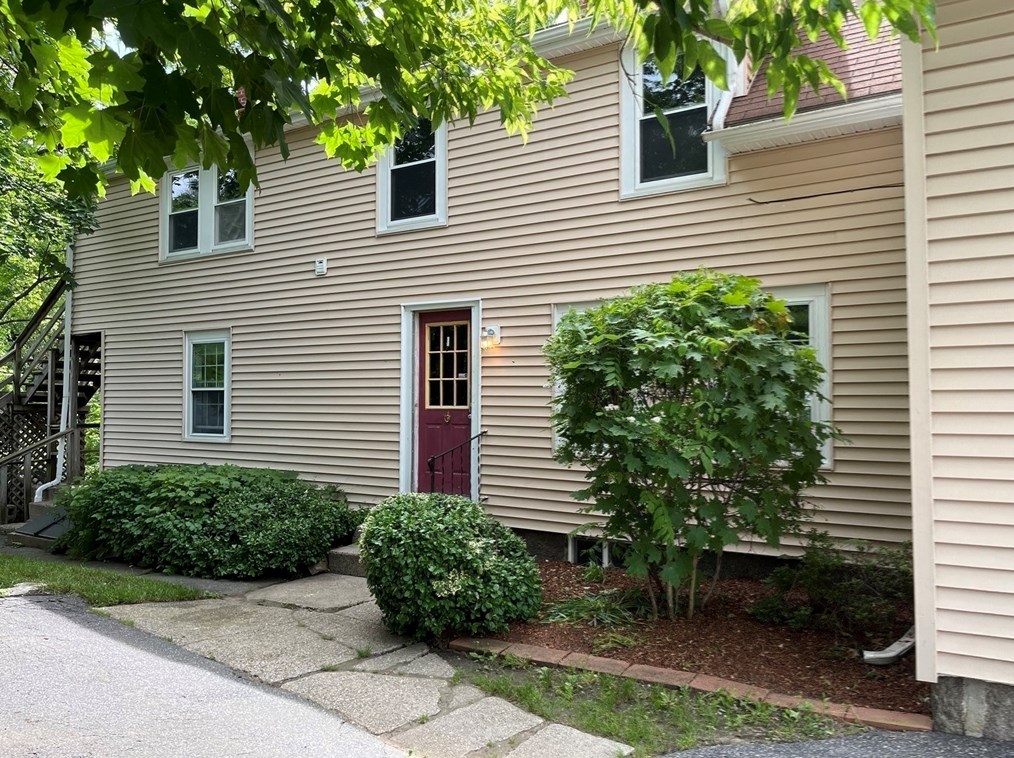 37 Fruit St, Milford MA 01757-3234 exterior