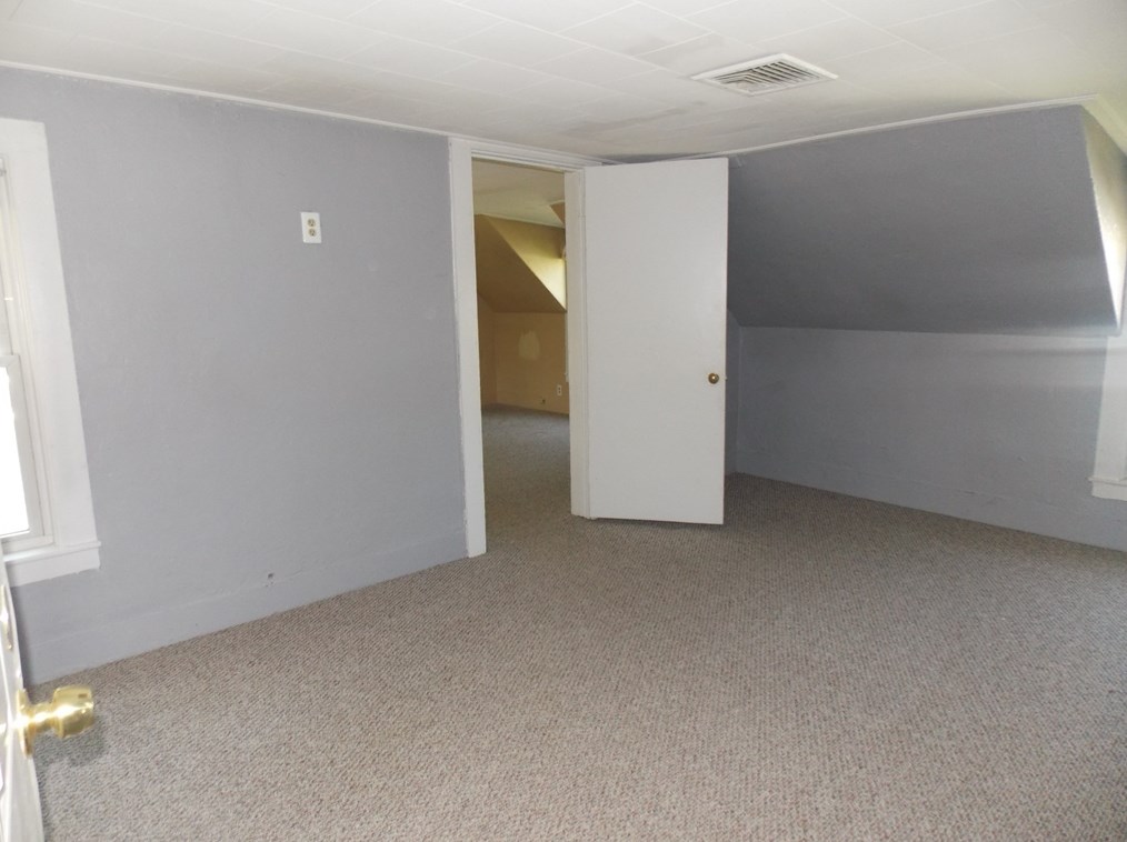 37 Fruit St, Milford MA 01757-3234 exterior