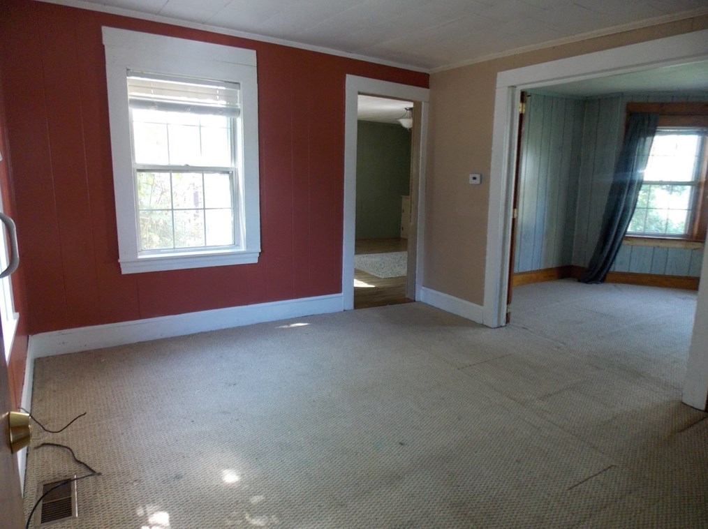 37 Fruit St, Milford MA 01757-3234 exterior